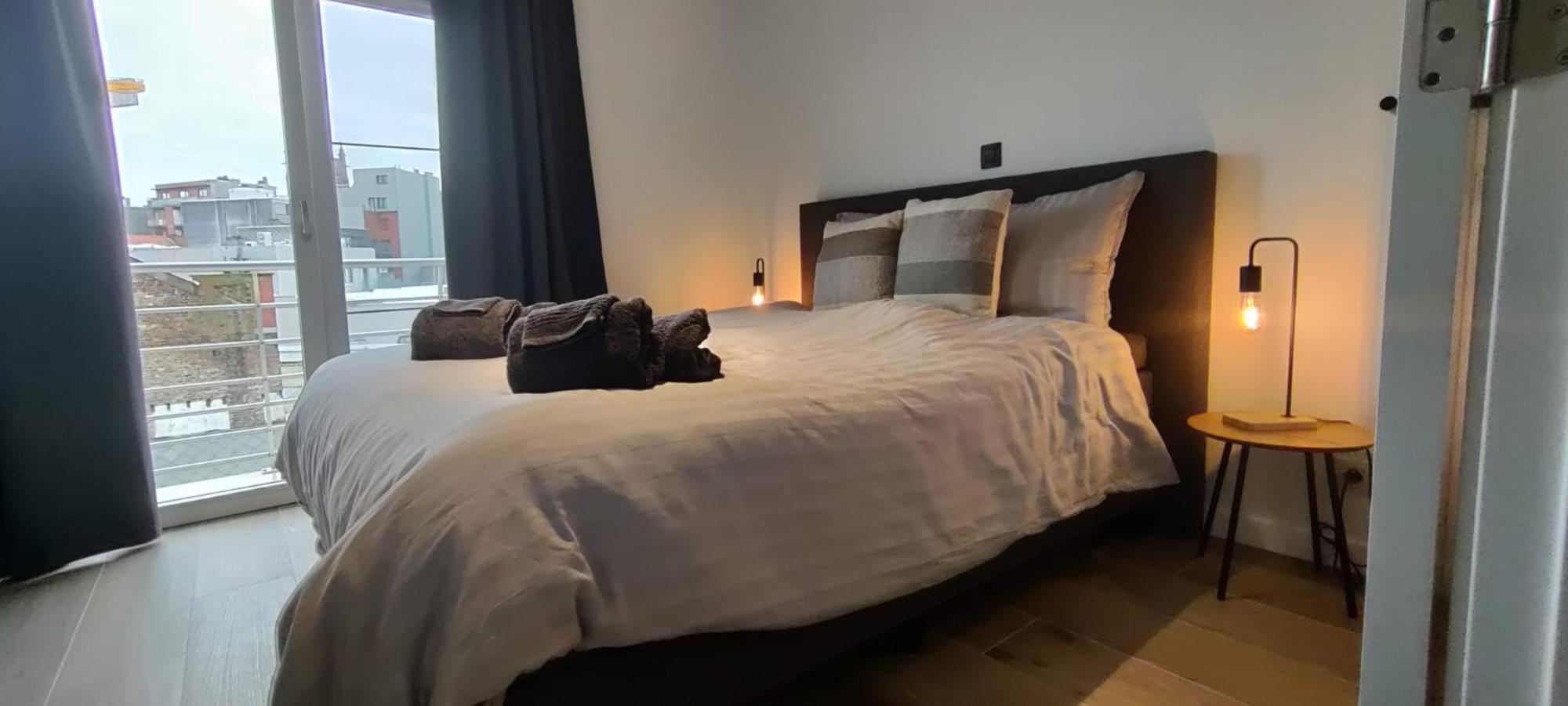 Luxueus, Ruim Appartement Op 350M Van Het Strand Oostende Bagian luar foto