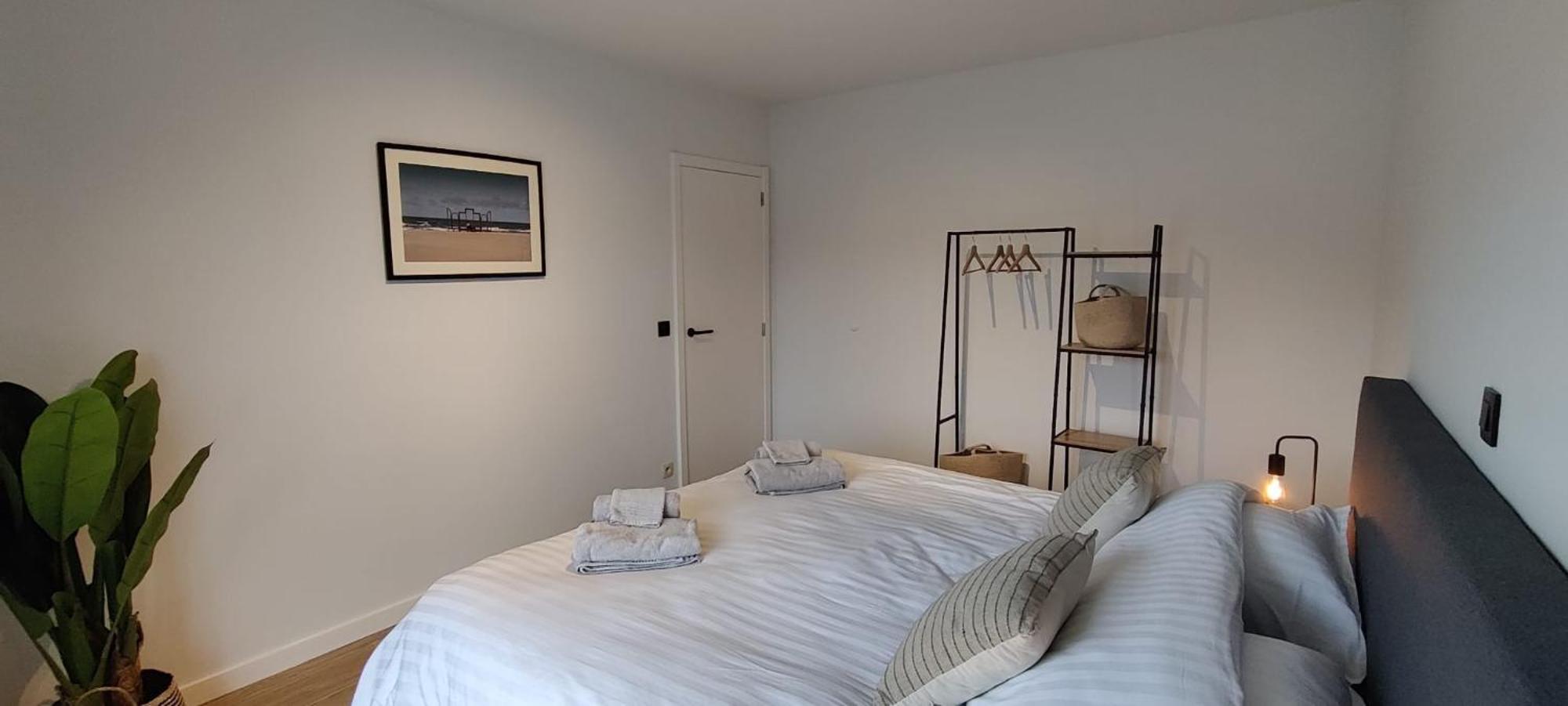 Luxueus, Ruim Appartement Op 350M Van Het Strand Oostende Bagian luar foto